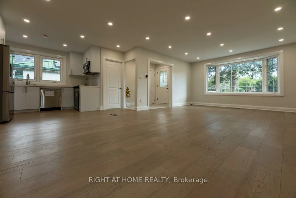 343, Boisdale, Harding, Richmond Hill