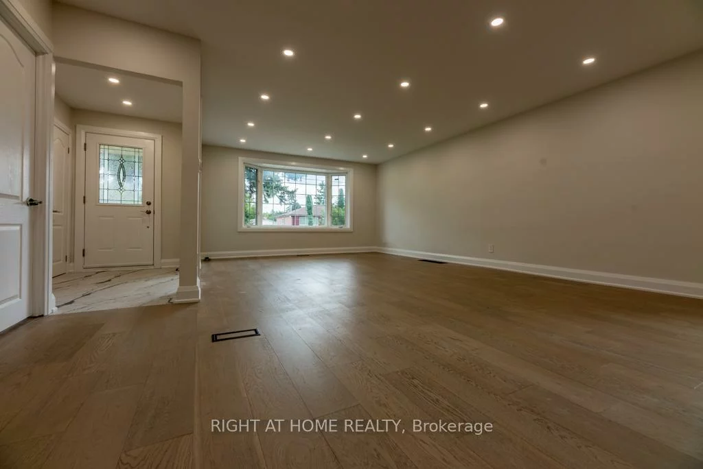 343, Boisdale, Harding, Richmond Hill