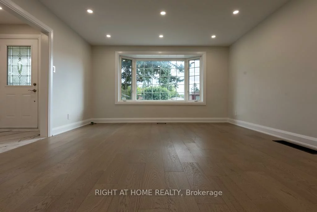 343, Boisdale, Harding, Richmond Hill