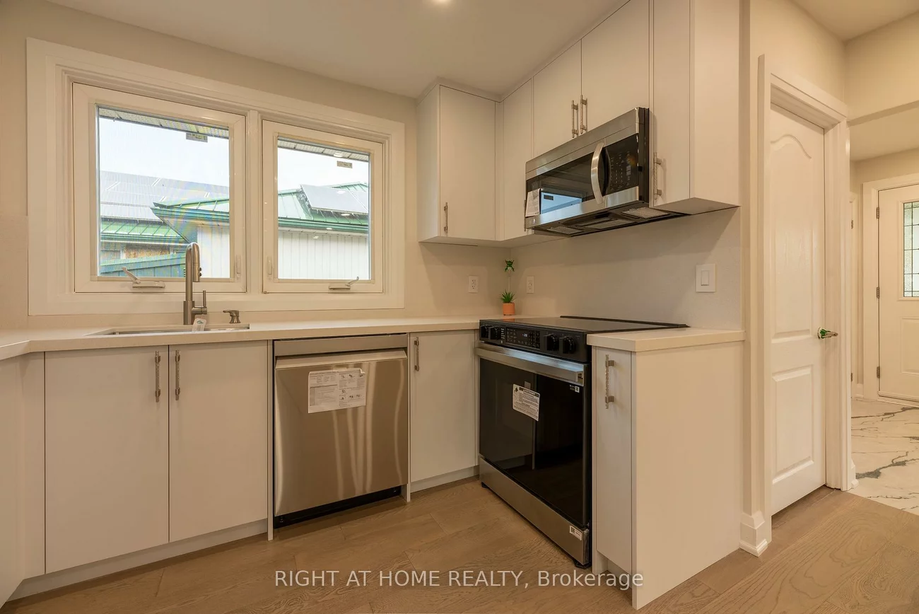 343, Boisdale, Harding, Richmond Hill