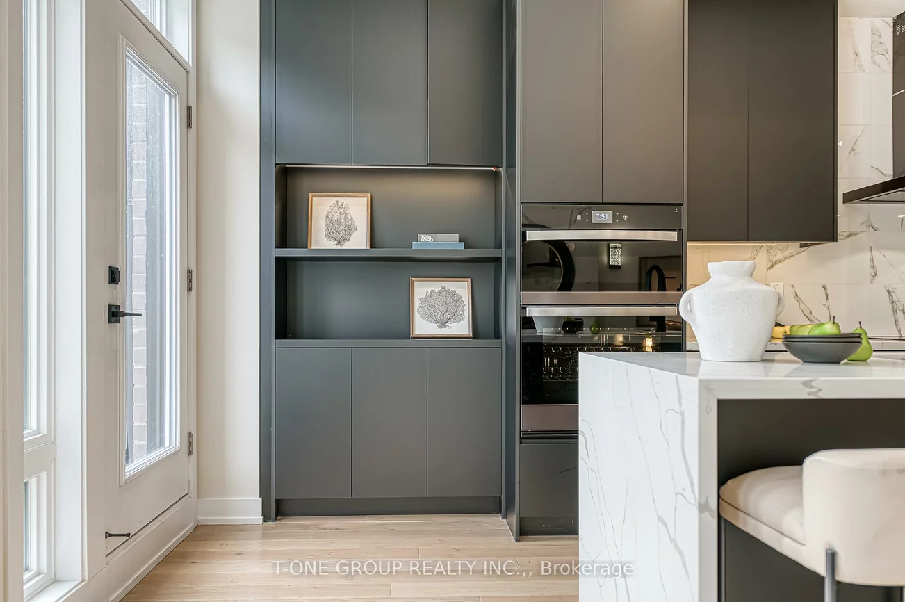 21, Ingersoll, Jefferson, Richmond Hill