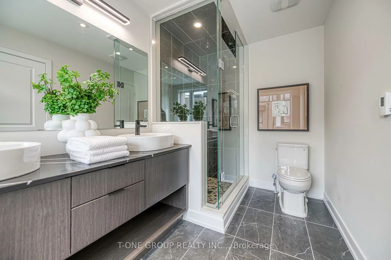 21, Ingersoll, Jefferson, Richmond Hill