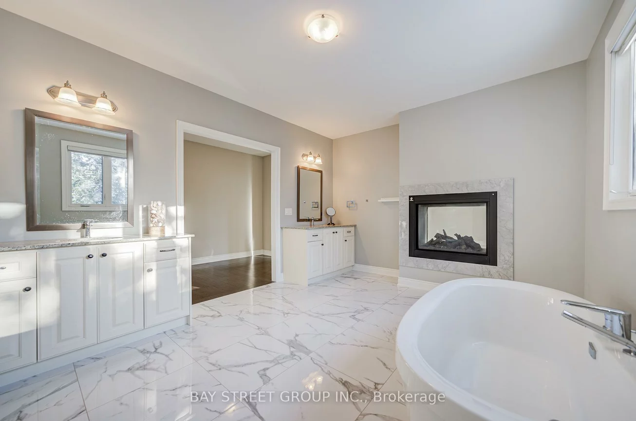 75, Douglas, Oak Ridges Lake Wilcox, Richmond Hill