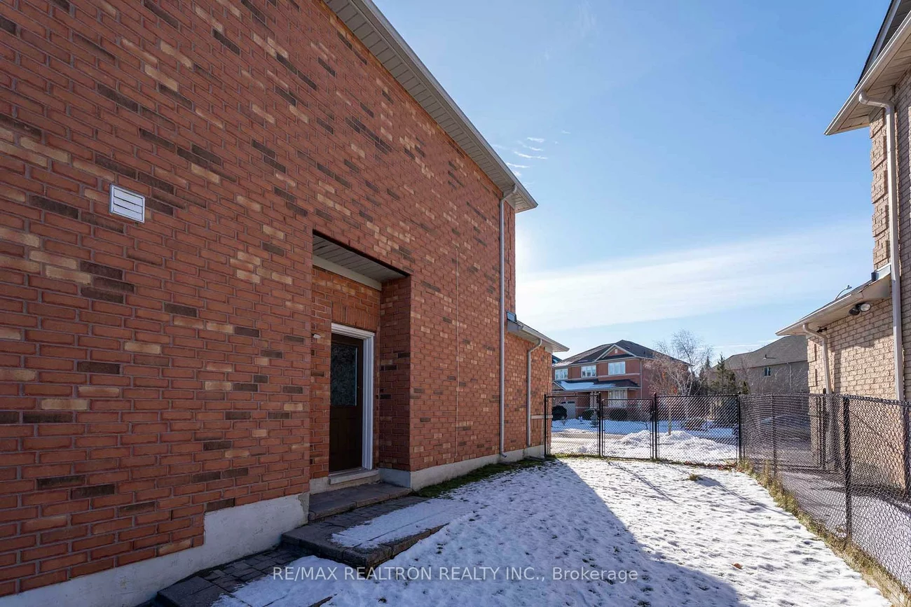 18, Pegasus, Oak Ridges, Richmond Hill