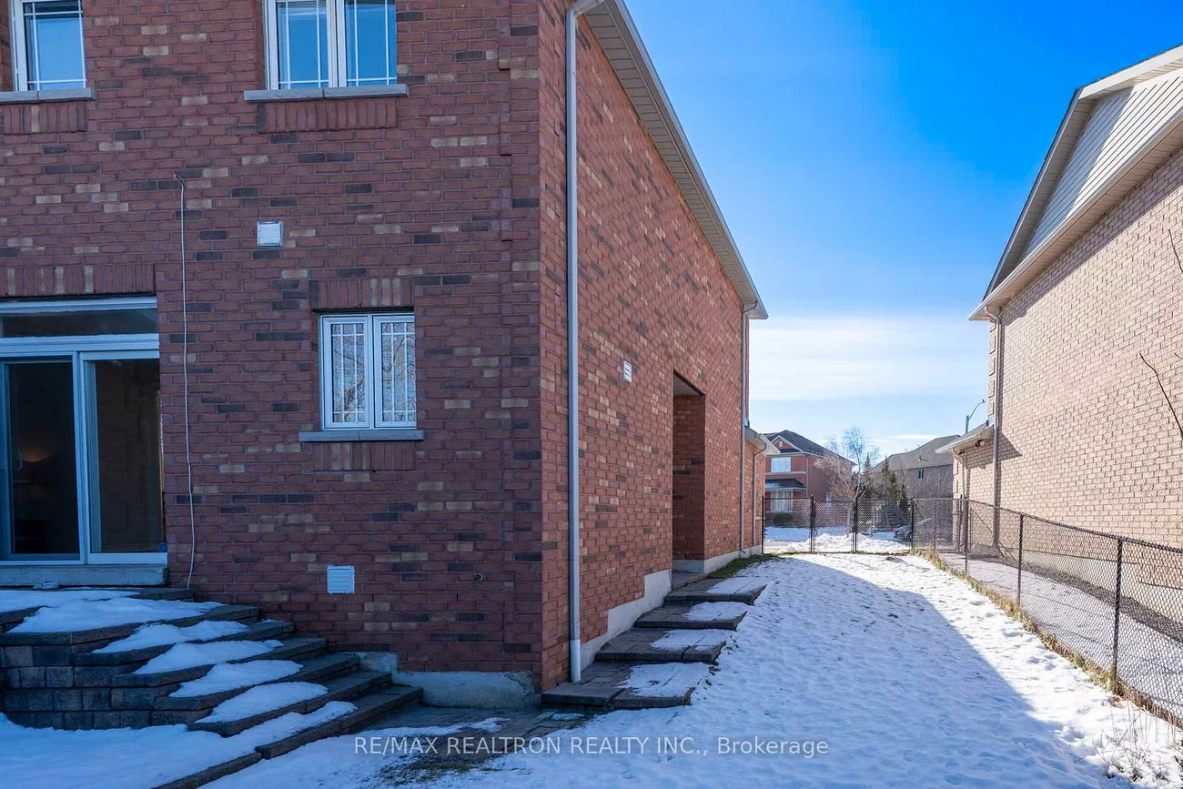 18, Pegasus, Oak Ridges, Richmond Hill