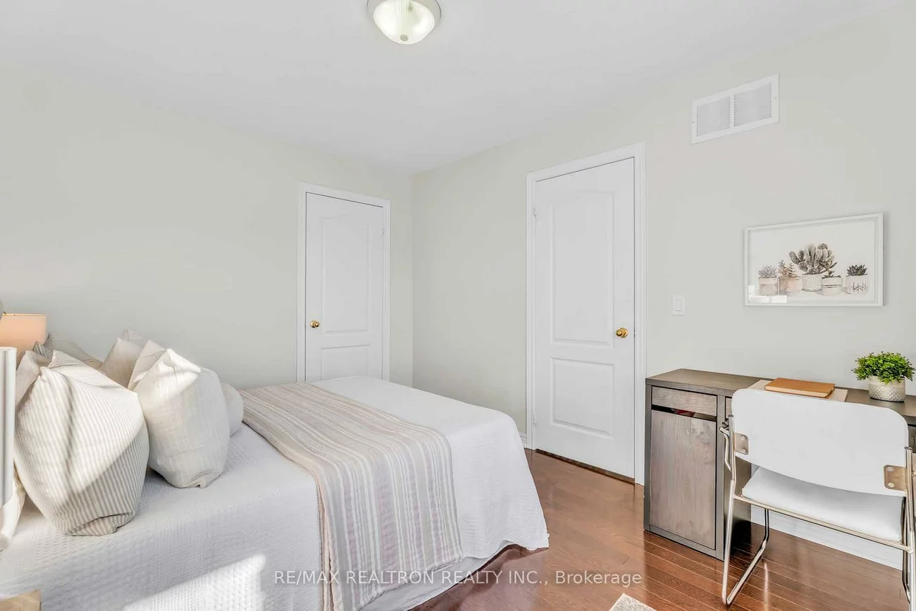 18, Pegasus, Oak Ridges, Richmond Hill