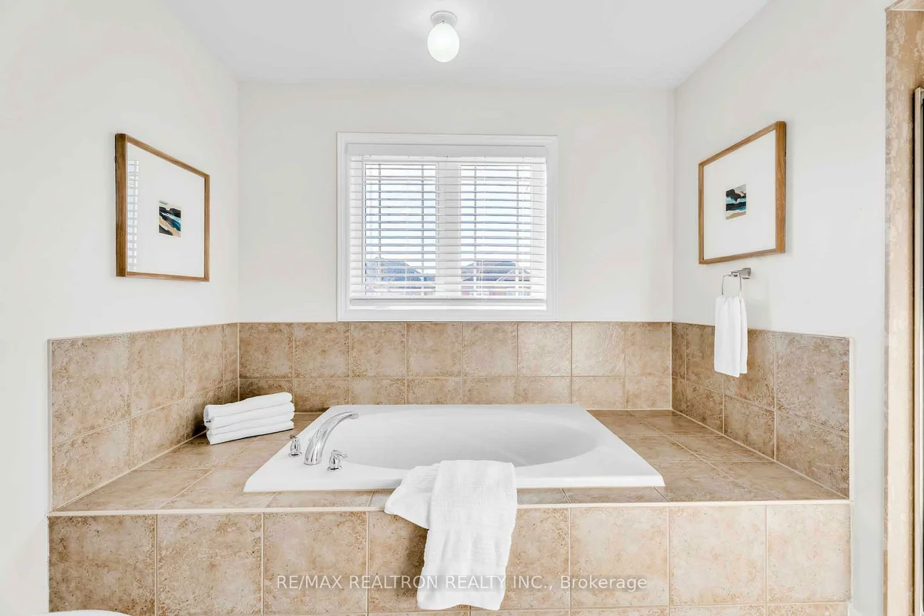 18, Pegasus, Oak Ridges, Richmond Hill