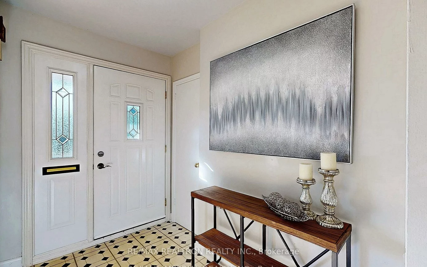 331, Boisdale, Harding, Richmond Hill