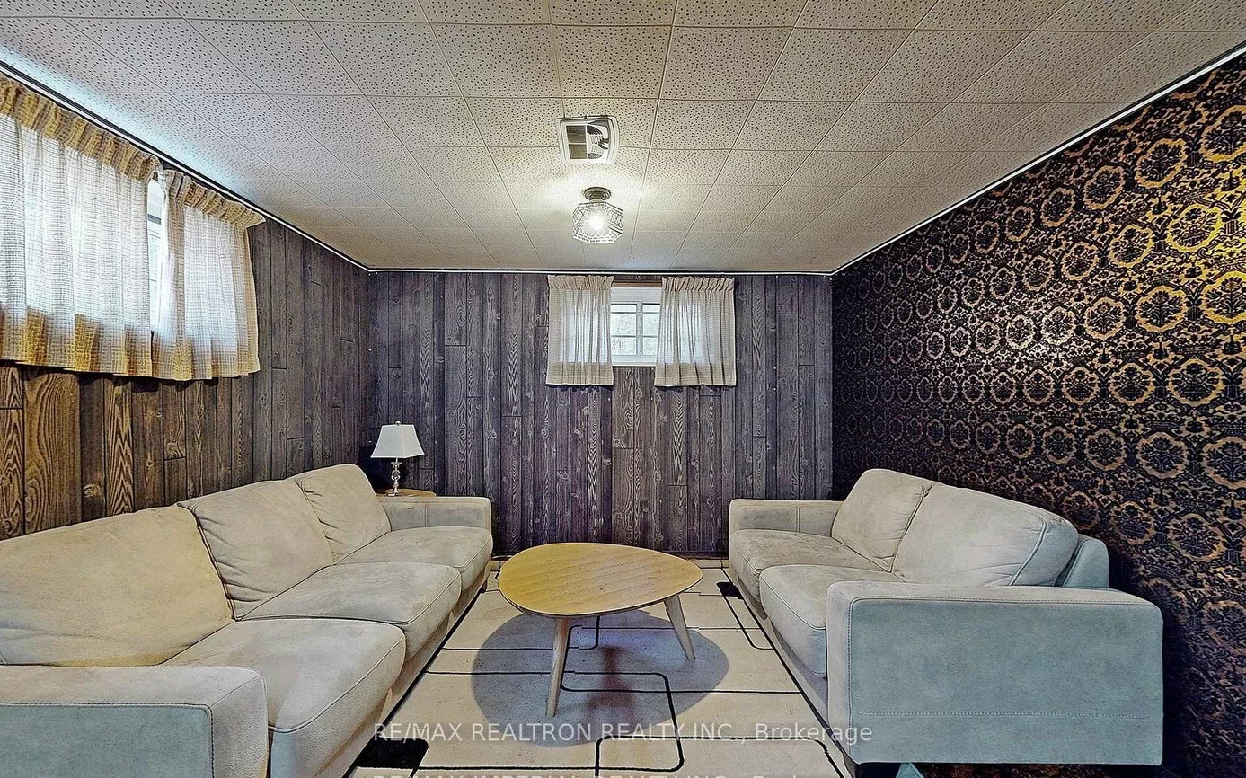 331, Boisdale, Harding, Richmond Hill