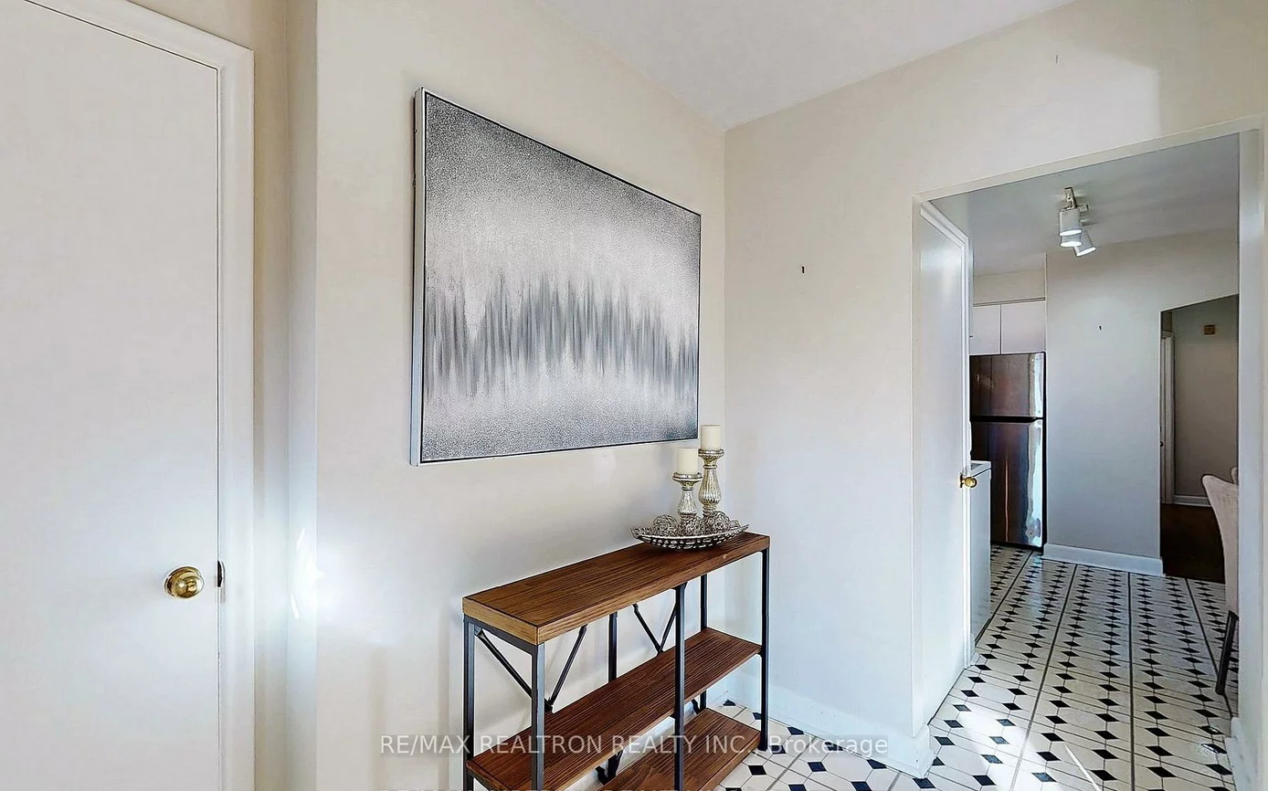 331, Boisdale, Harding, Richmond Hill