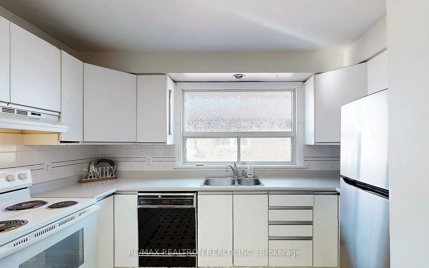 331, Boisdale, Harding, Richmond Hill