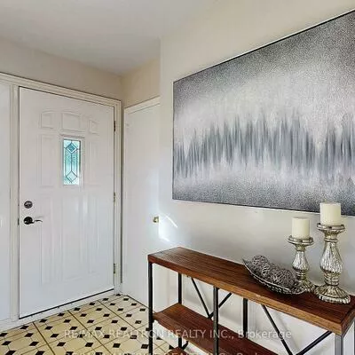 331, Boisdale, Harding, Richmond Hill