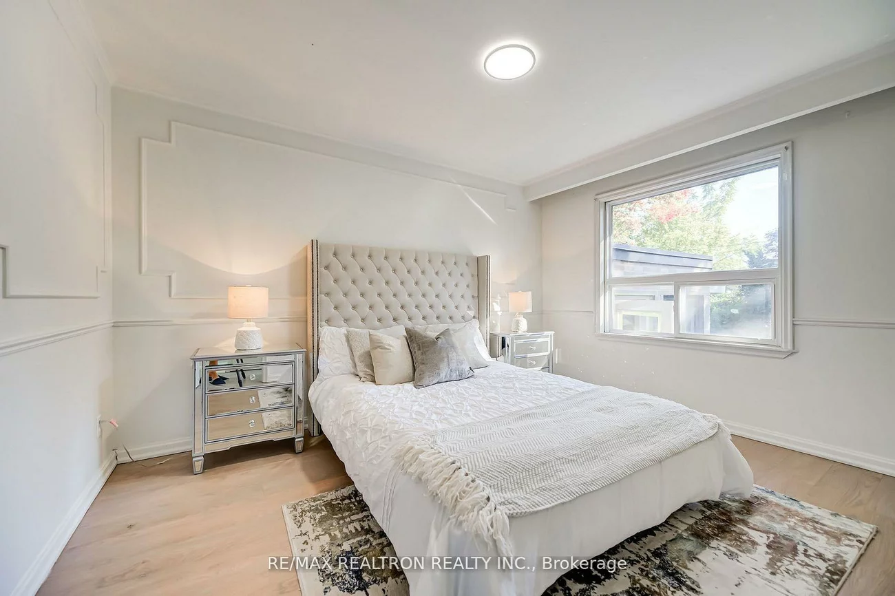 31, Sussex, Crosby, Richmond Hill