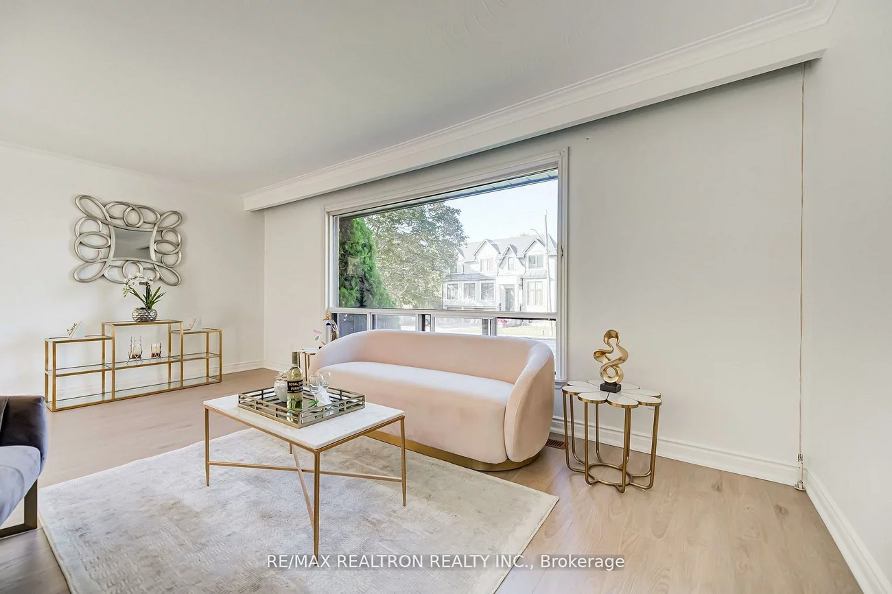 31, Sussex, Crosby, Richmond Hill