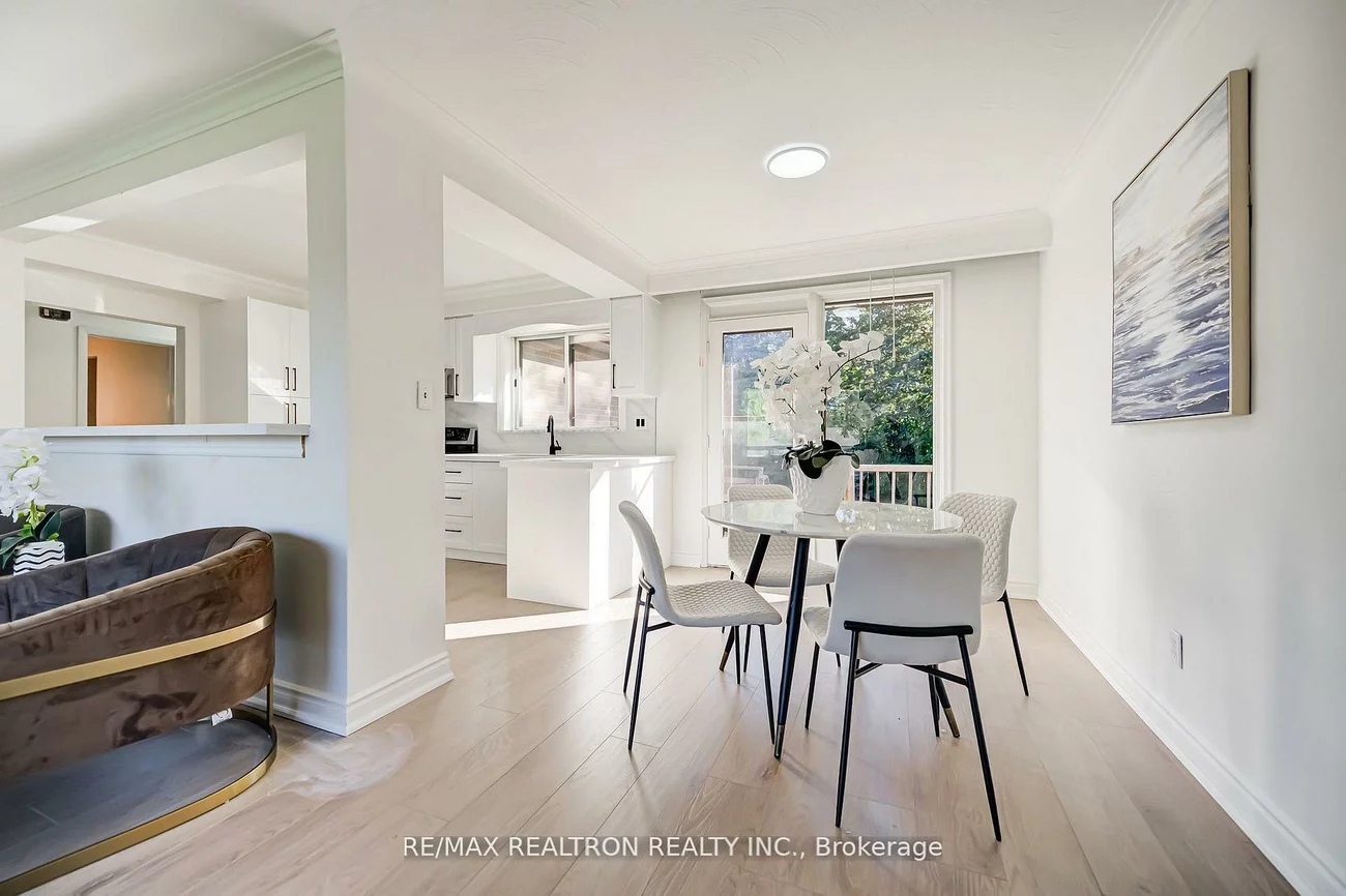 31, Sussex, Crosby, Richmond Hill