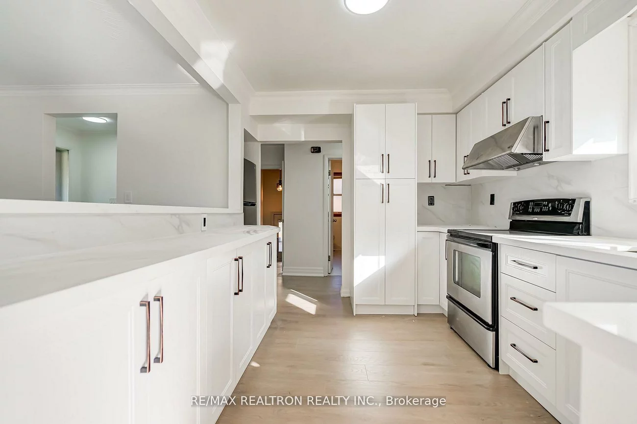 31, Sussex, Crosby, Richmond Hill