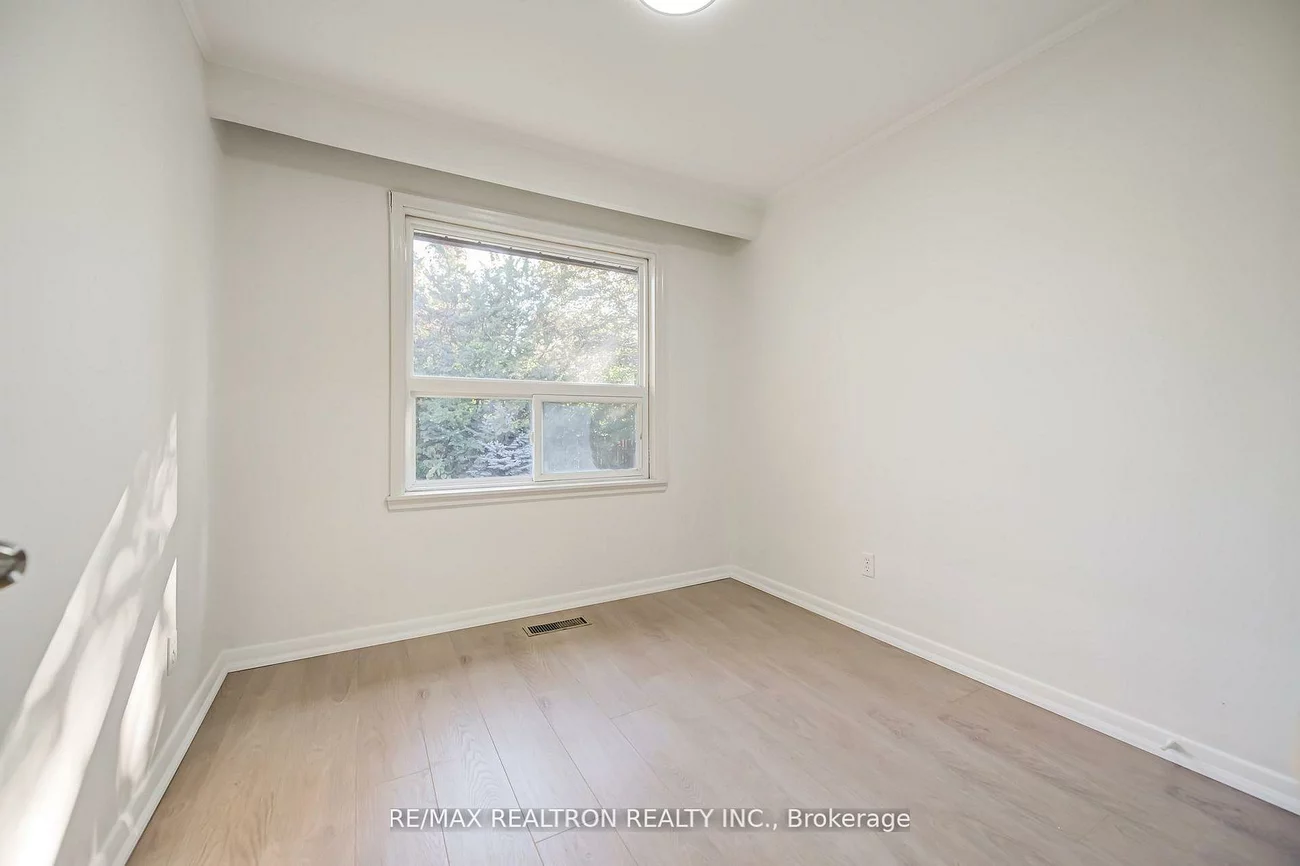 31, Sussex, Crosby, Richmond Hill