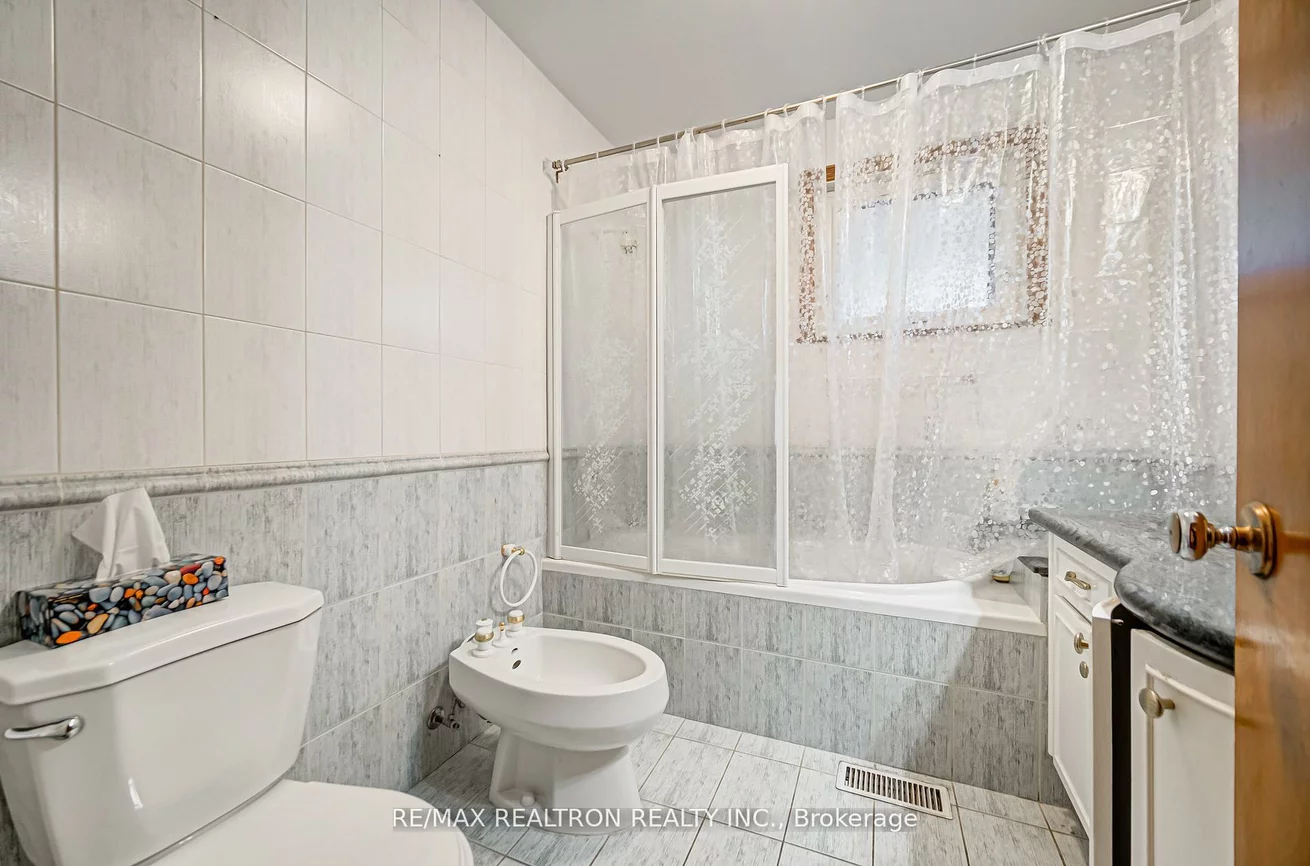 69, Elm, Langstaff, Richmond Hill