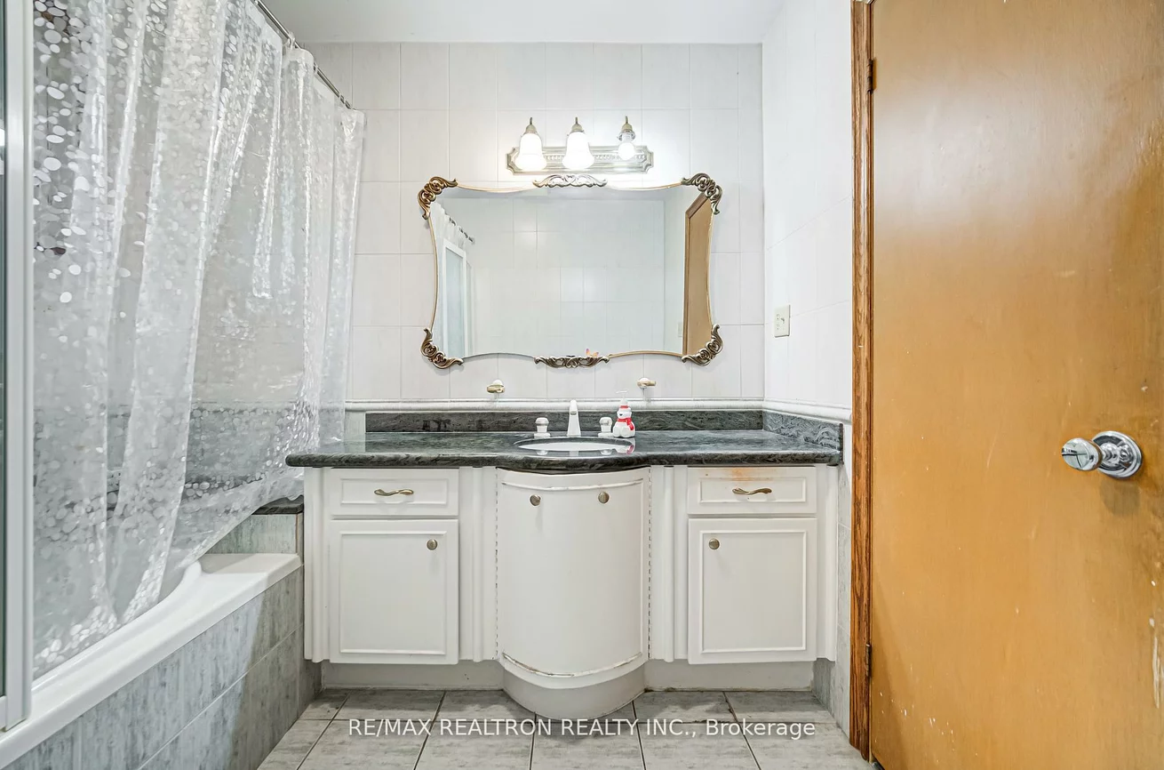 69, Elm, Langstaff, Richmond Hill