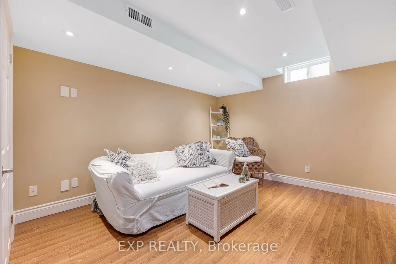 8917, Yonge, Langstaff, Richmond Hill