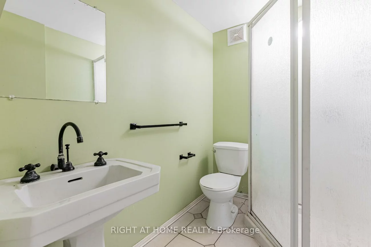 16, Marchwood, Harding, Richmond Hill