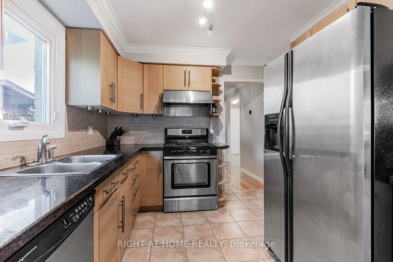 16, Marchwood, Harding, Richmond Hill