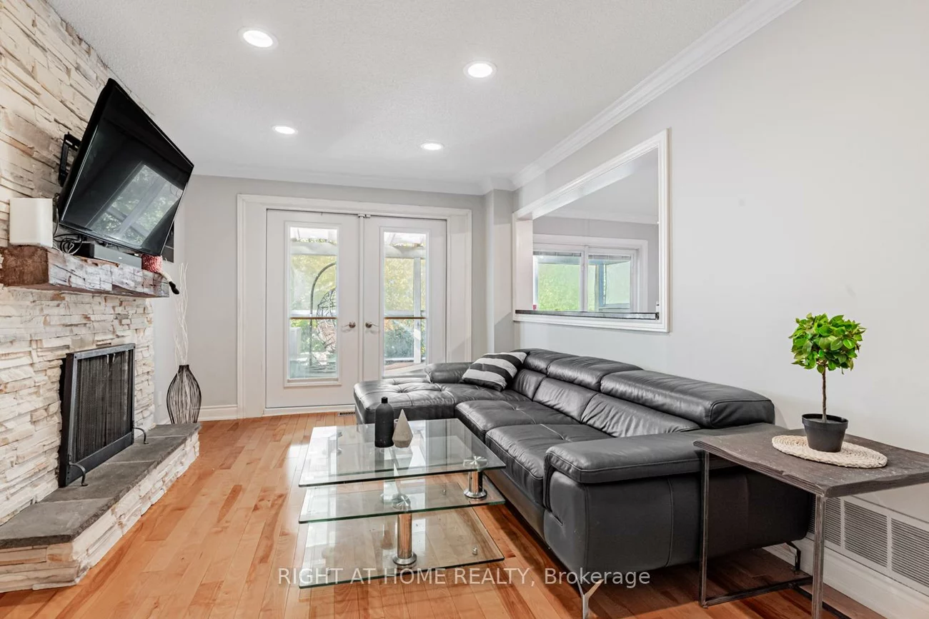 16, Marchwood, Harding, Richmond Hill