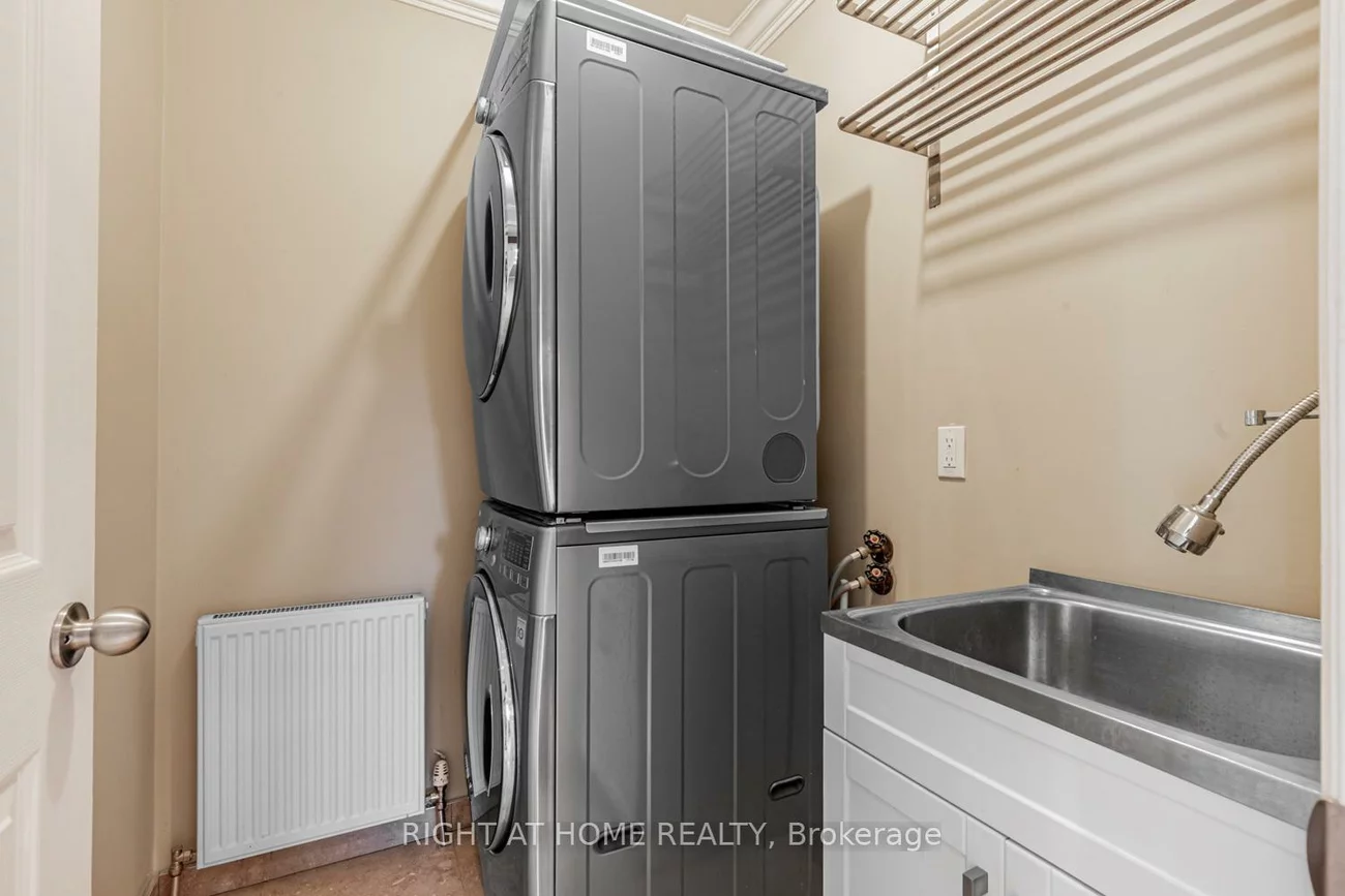 16, Marchwood, Harding, Richmond Hill