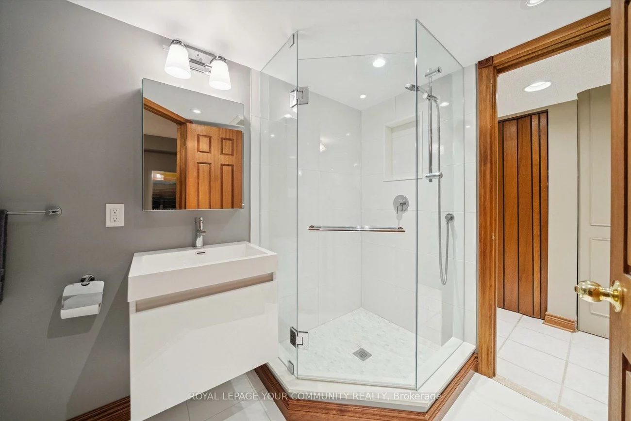 8, Old Park, Bayview Hill, Richmond Hill