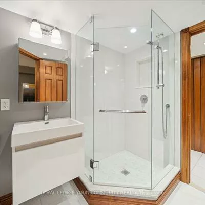 8, Old Park, Bayview Hill, Richmond Hill