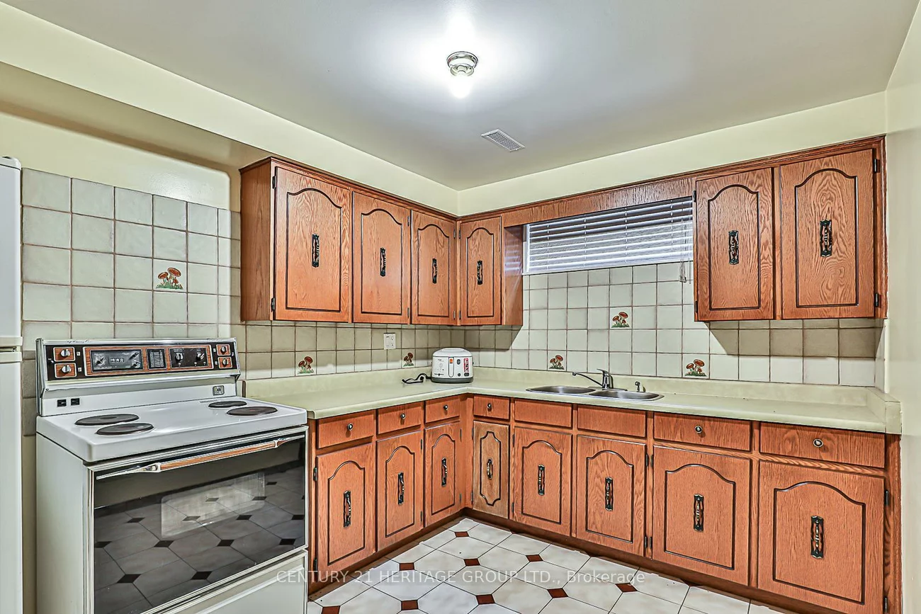 40, Weldrick, North Richvale, Richmond Hill