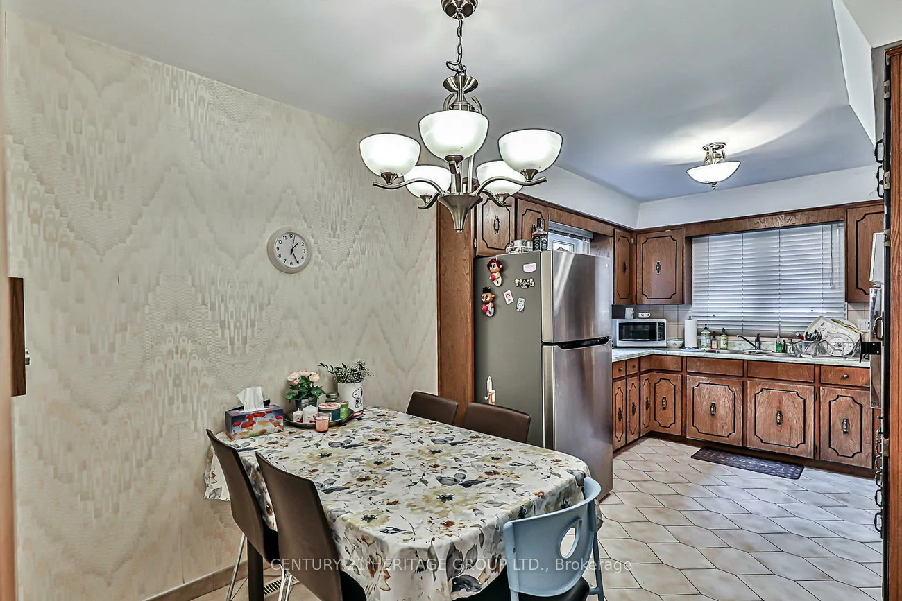 40, Weldrick, North Richvale, Richmond Hill