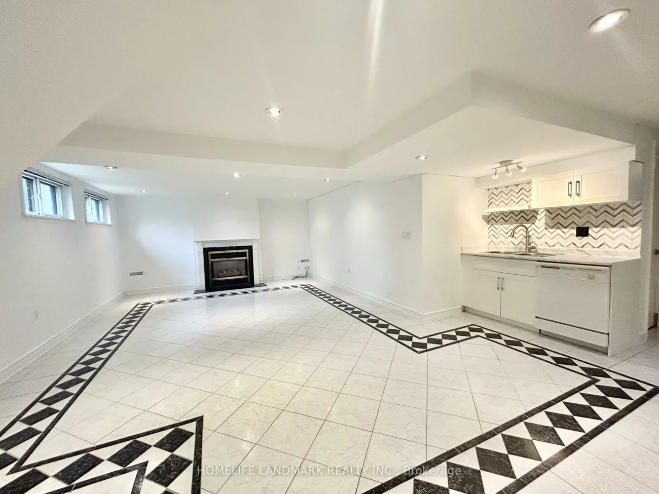 323, Elmwood, Harding, Richmond Hill