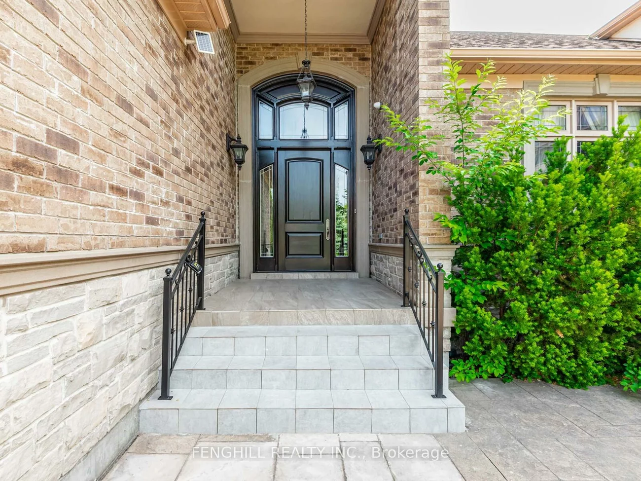 11, Macleod Estate, Jefferson, Richmond Hill