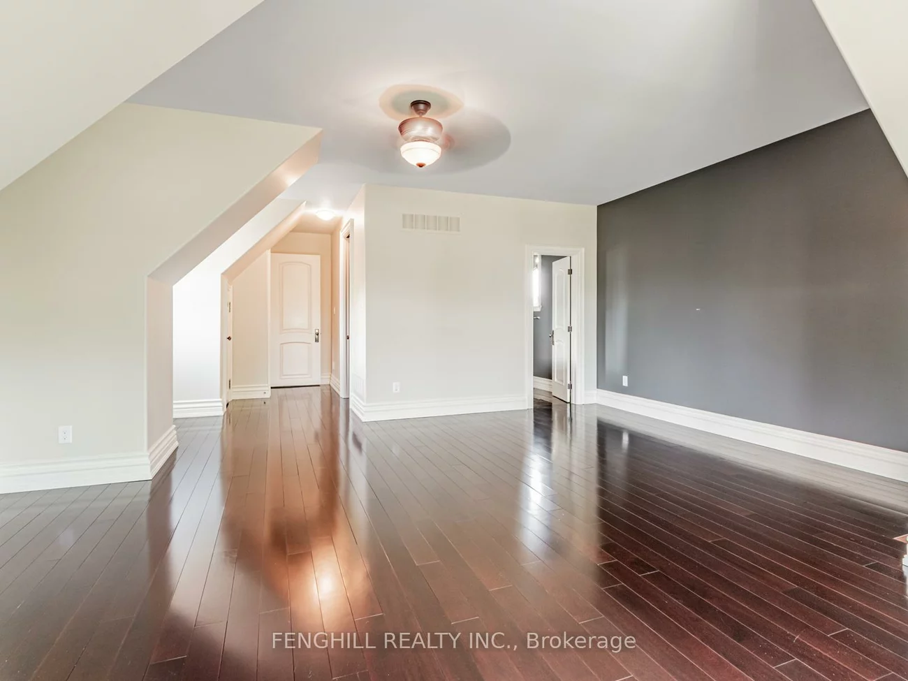 11, Macleod Estate, Jefferson, Richmond Hill