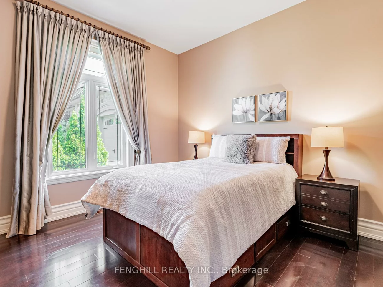 11, Macleod Estate, Jefferson, Richmond Hill