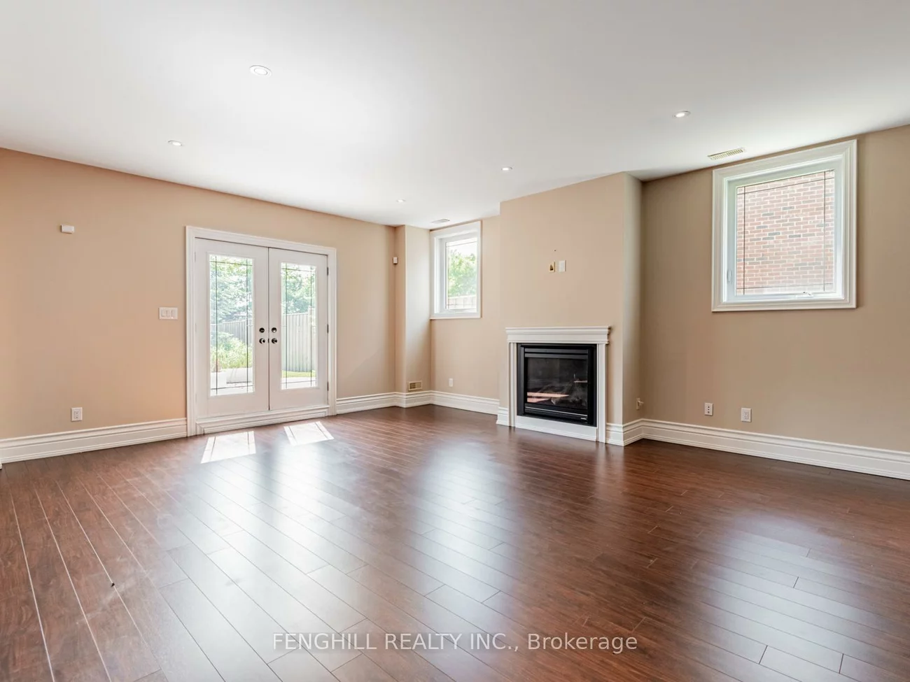 11, Macleod Estate, Jefferson, Richmond Hill