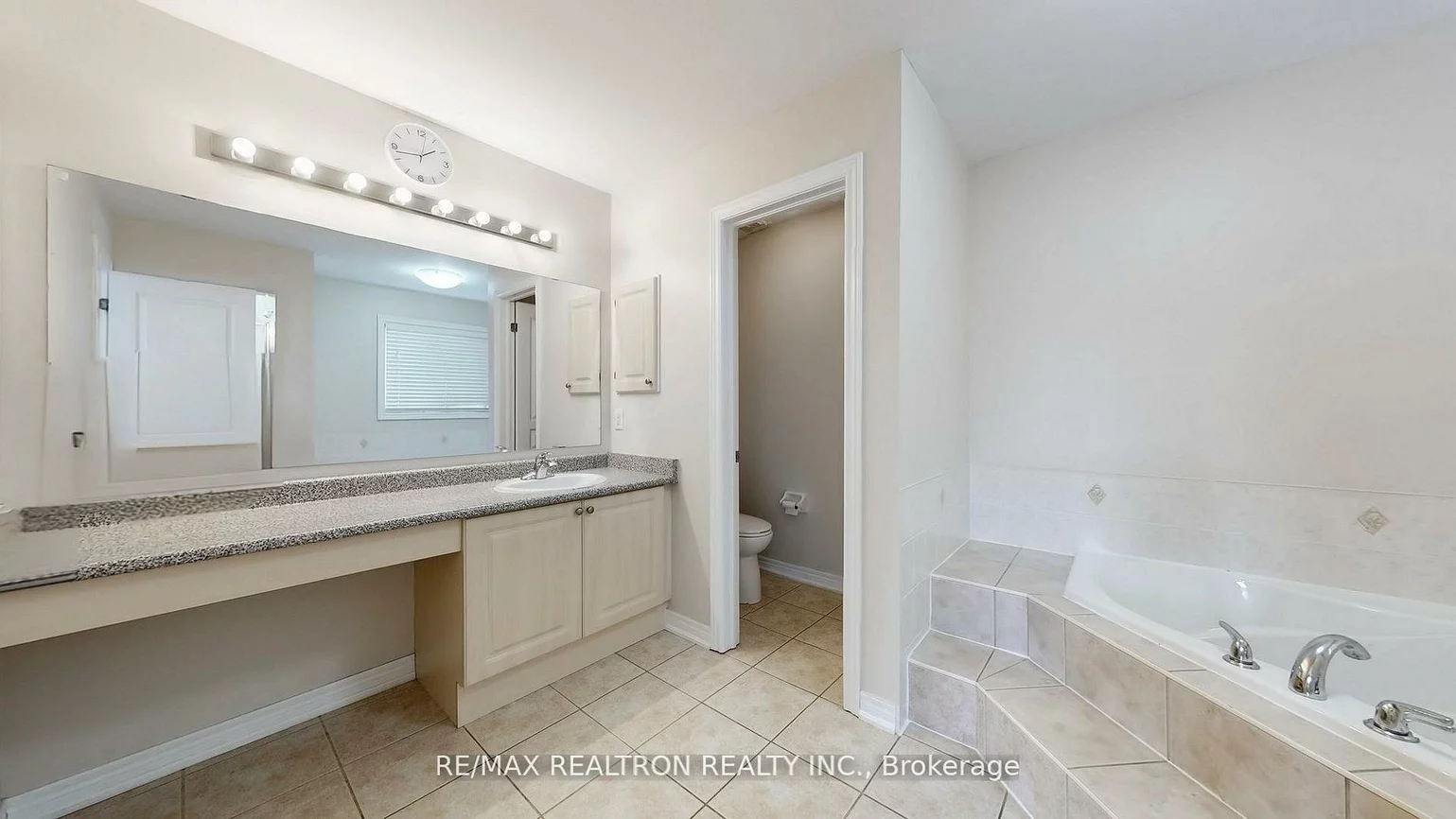 222, Silver Maple, Jefferson, Richmond Hill