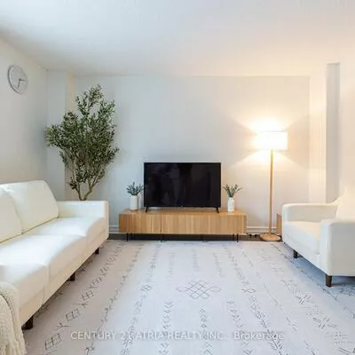 56, Royal chapin, Westbrook, Richmond Hill