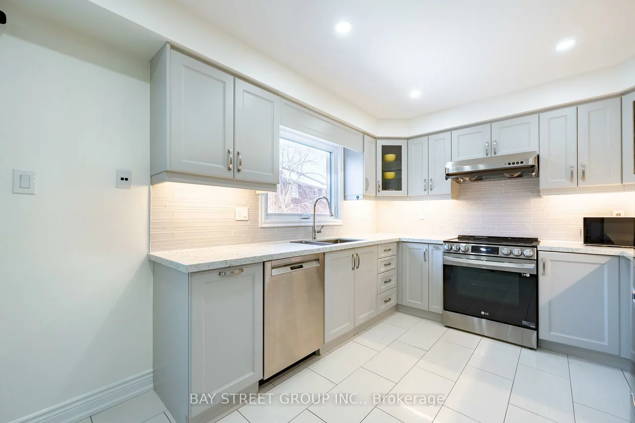 26, Moresby, Langstaff, Richmond Hill