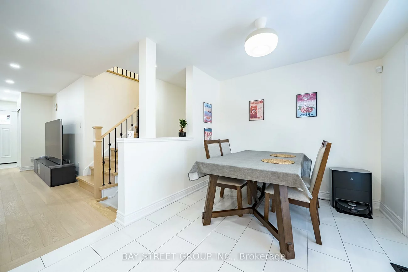 26, Moresby, Langstaff, Richmond Hill