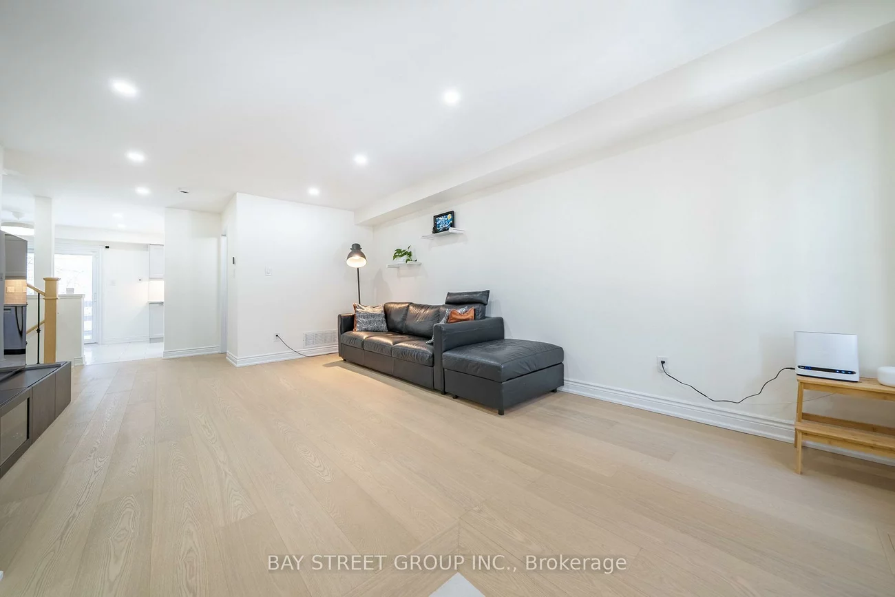 26, Moresby, Langstaff, Richmond Hill