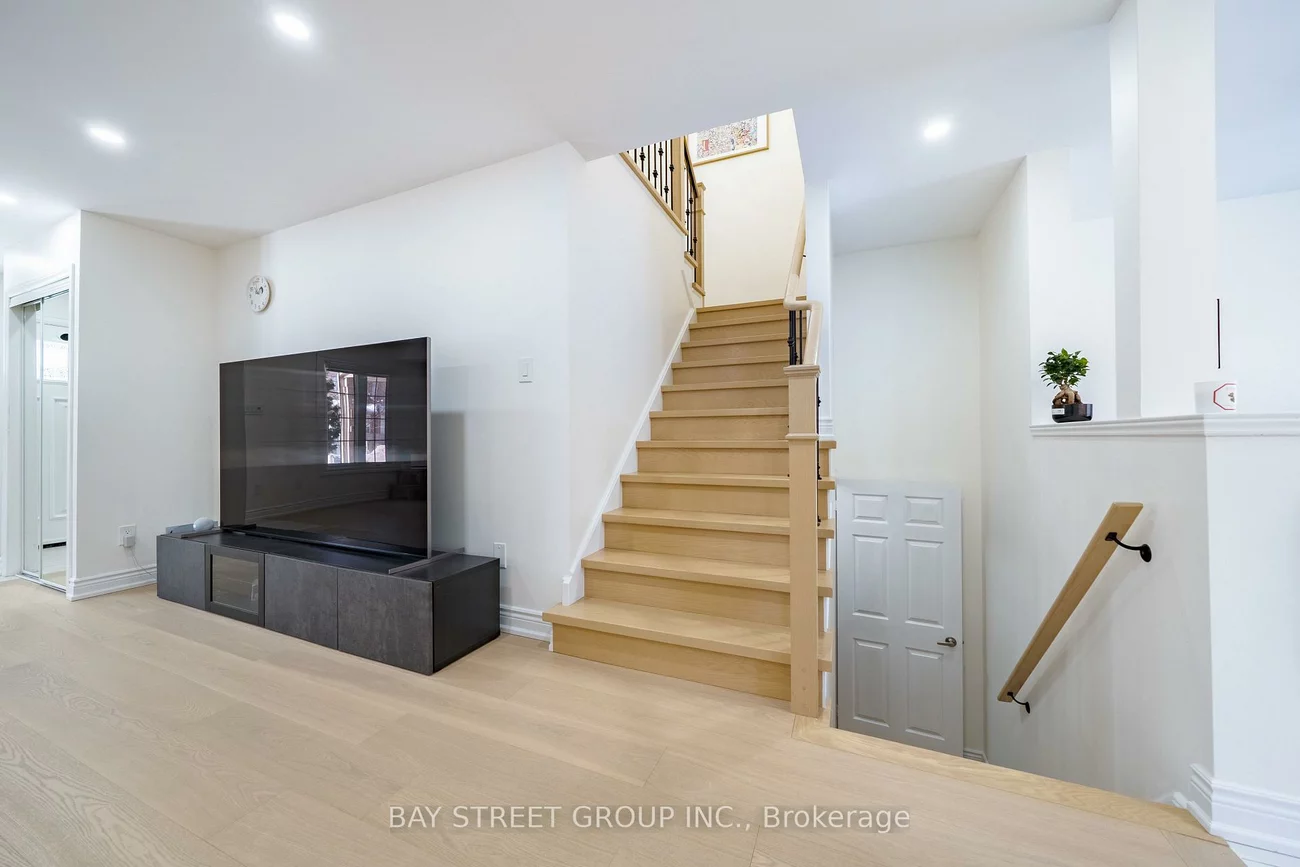 26, Moresby, Langstaff, Richmond Hill