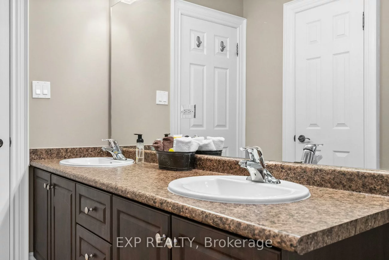 450, Worthington, Oak Ridges Lake Wilcox, Richmond Hill