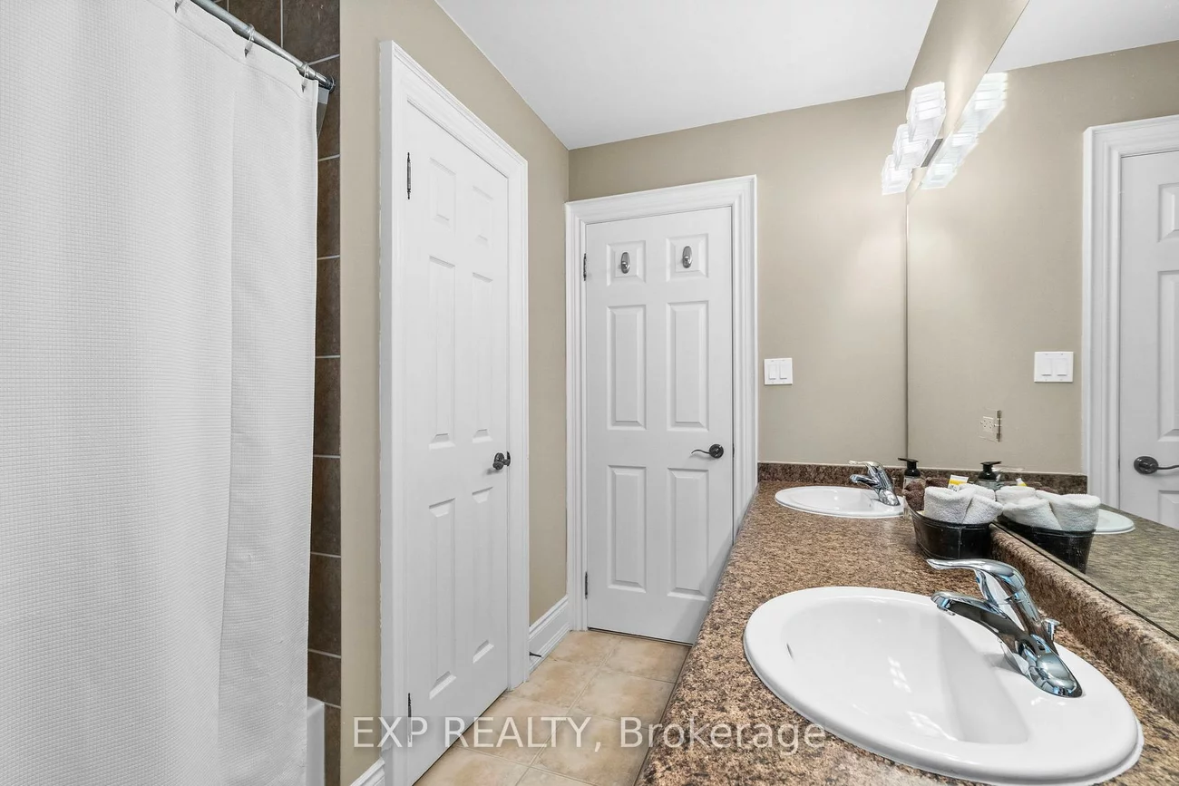 450, Worthington, Oak Ridges Lake Wilcox, Richmond Hill