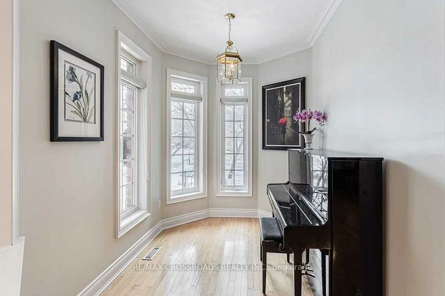 93, Westbury, Westbrook, Richmond Hill