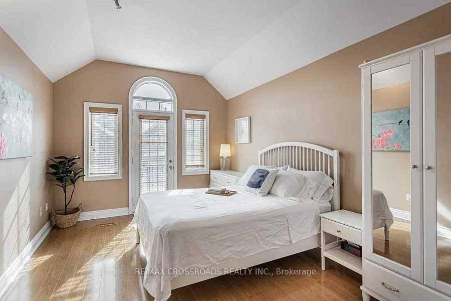 93, Westbury, Westbrook, Richmond Hill