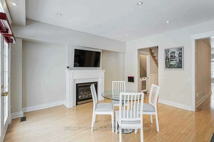 93, Westbury, Westbrook, Richmond Hill