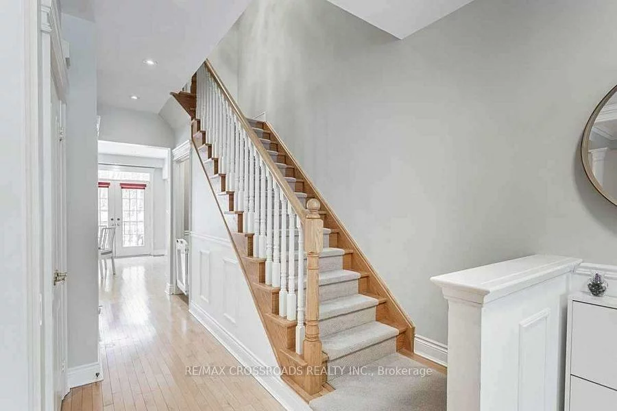 93, Westbury, Westbrook, Richmond Hill