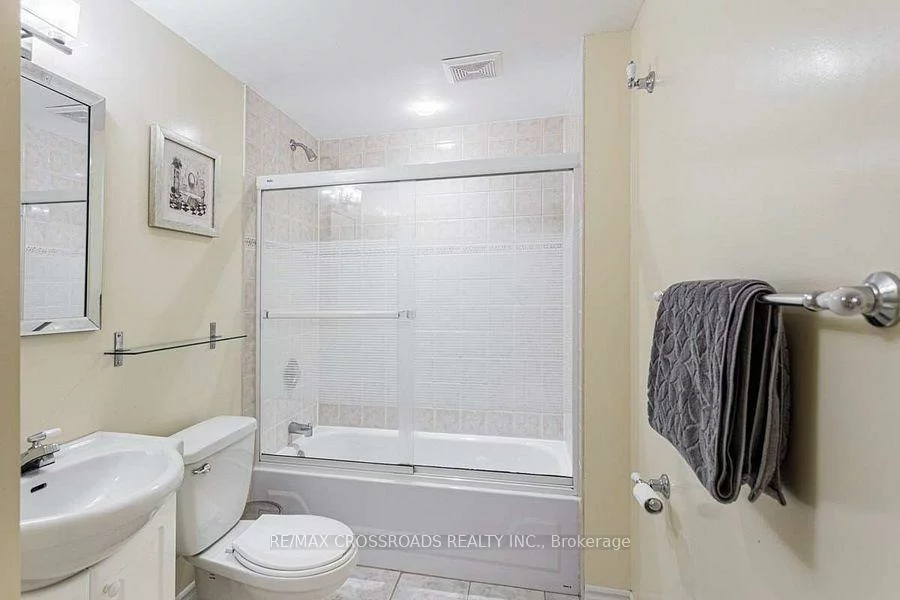 93, Westbury, Westbrook, Richmond Hill